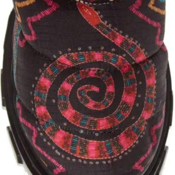 FARM RIO Scarf Lug Sole Tall Puffer Boot - Picture 4 of 6